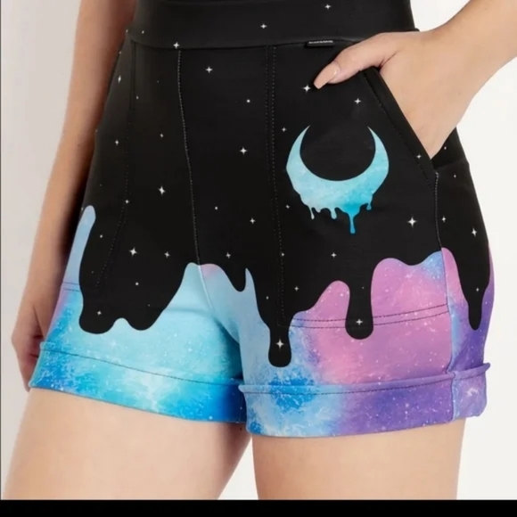 Blackmilk Pants - BNWT Blackmilk Galaxy Melt Cuffed Shorts | S
